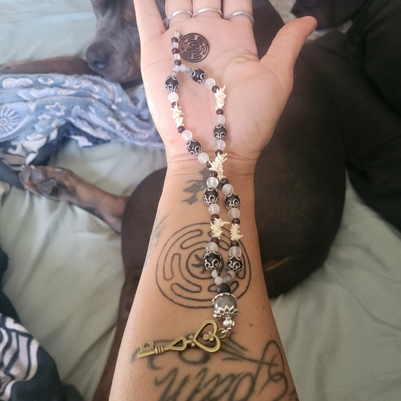 Hekate prayer beads. Made with real rattlesnake vertebrae,  genuine gemstones - Picture 2 of 7